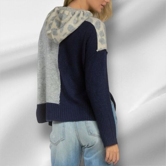 ELAN Women’s Solid & Printed Sweater Knit Color Block Hoodie in the Size Large - Picture 6 of 14